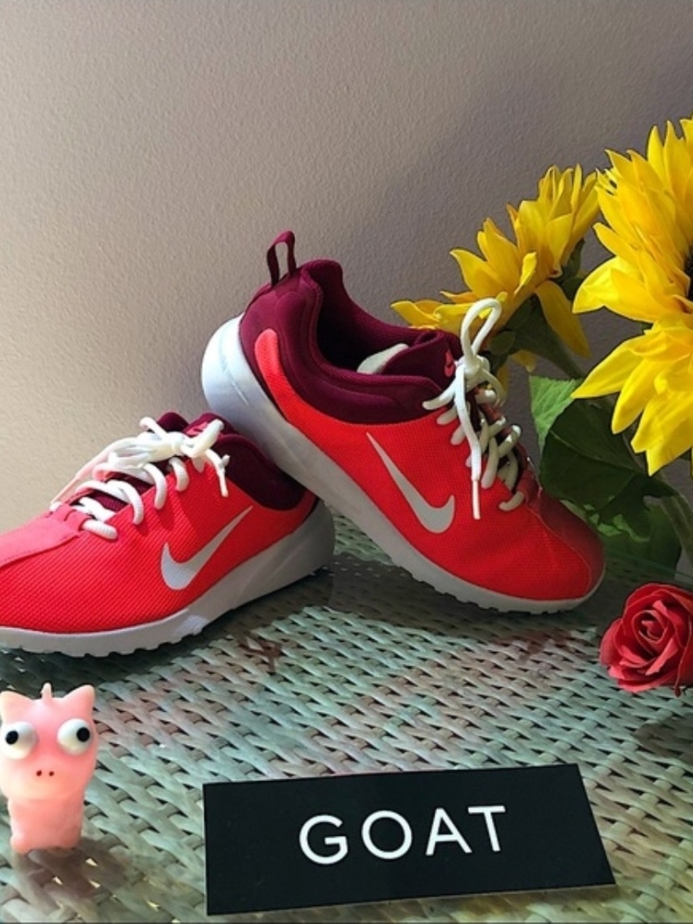 Nike Women's Superflyte "Hot Punch" Running Athletic Sneakers